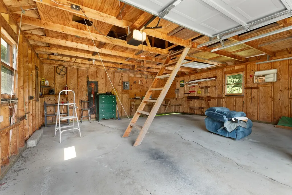 2849 North Main Street Pittsburg NH 03592