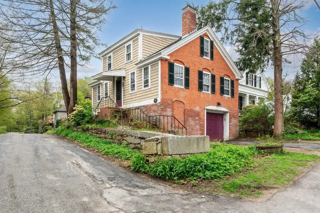 1 Nubanusit Lane Peterborough NH 03458