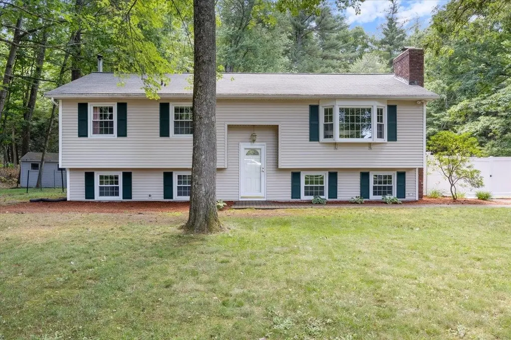 13 Brook Road Litchfield NH 03052