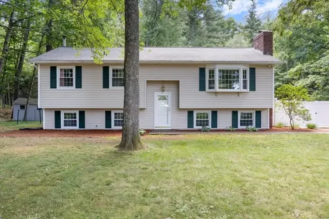 13 Brook Road Litchfield NH 03052