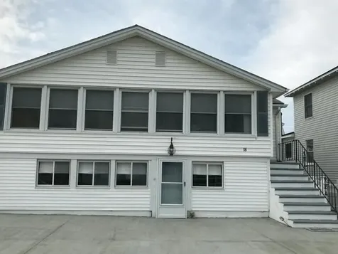 18 Lowell Street Seabrook NH 03874