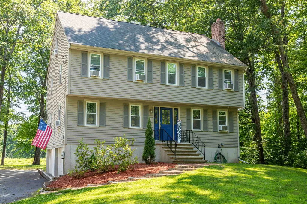14 Old Auburn Road Derry NH 03038