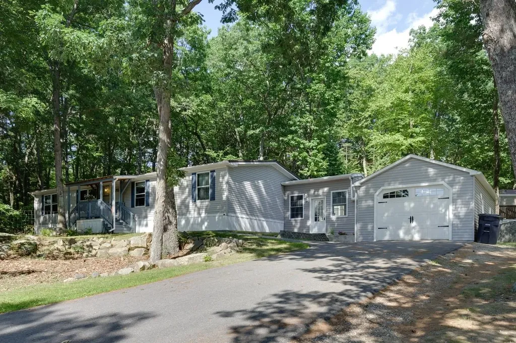 31 Sullivan Drive Allenstown, NH Real Estate Property MLS 5003423
