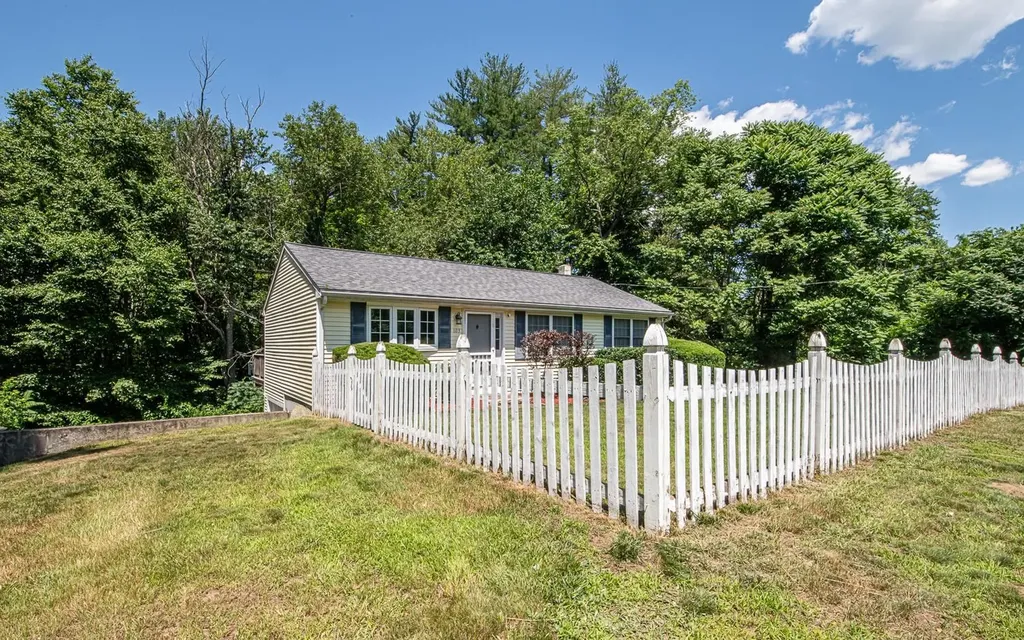 603 Main Street Sandown NH 03873