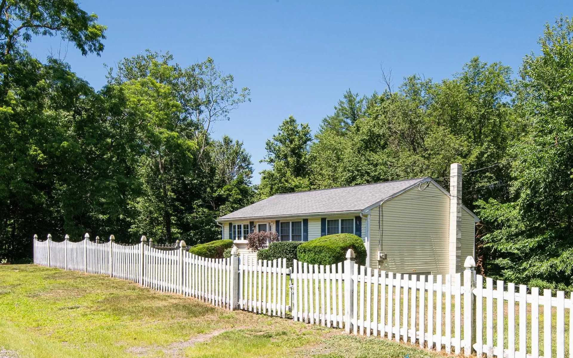 603 Main Street Sandown NH 03873