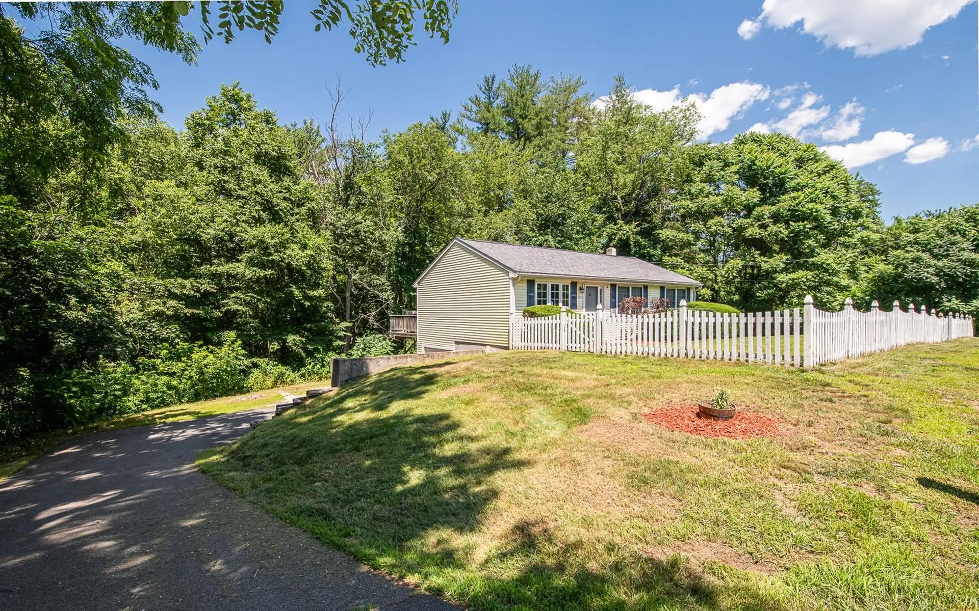 603 Main Street Sandown NH 03873