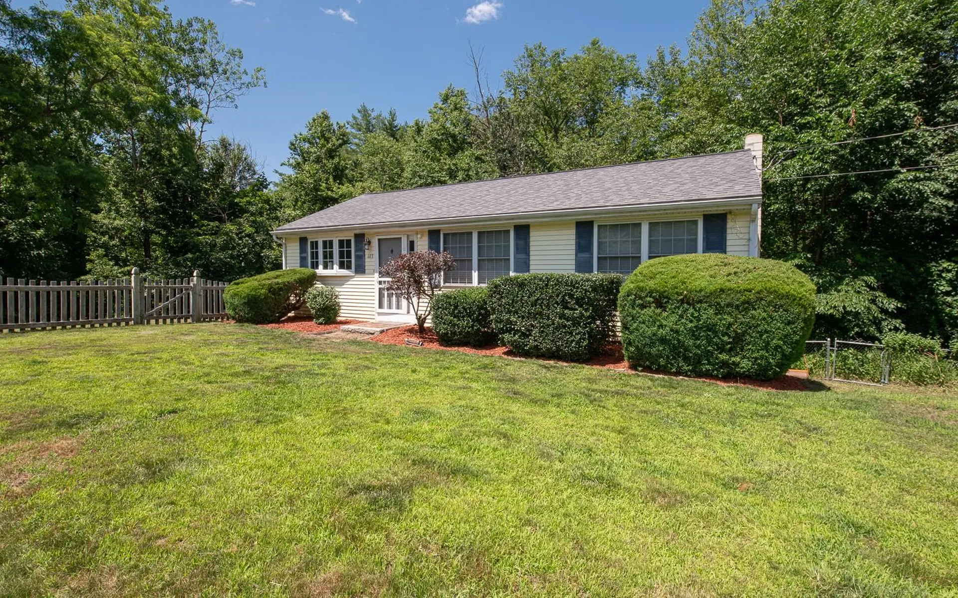 603 Main Street Sandown NH 03873