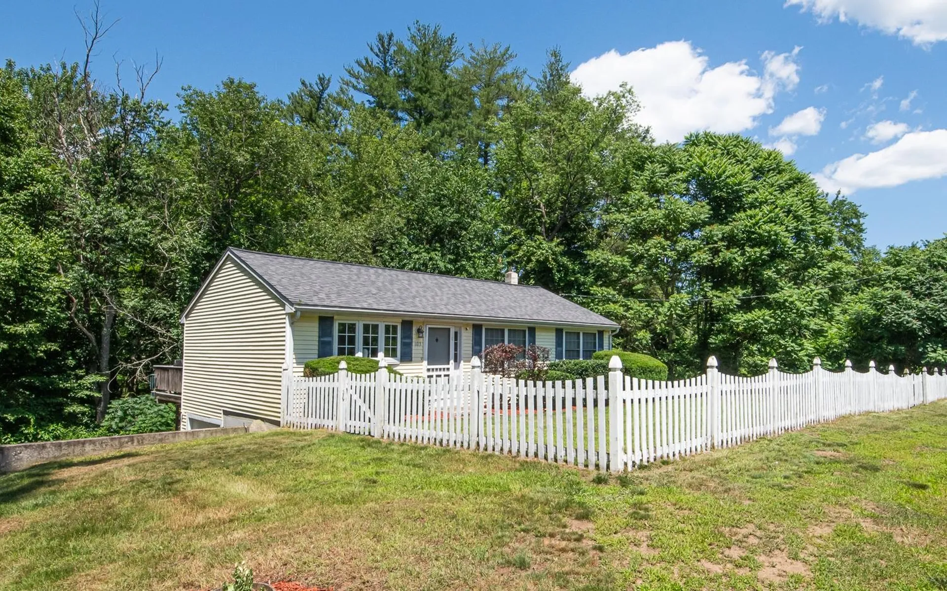 603 Main Street Sandown NH 03873