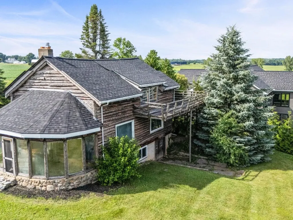 22 Pearl Bay Lane Grand Isle VT 05458