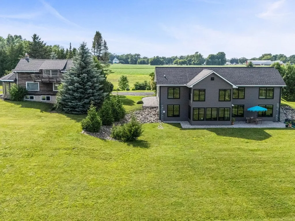 22 Pearl Bay Lane Grand Isle VT 05458