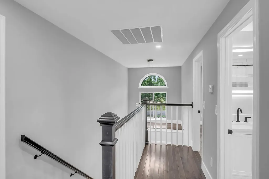96 Sandown Road Chester NH 03036