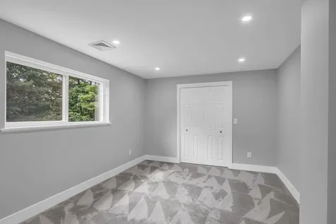 96 Sandown Road Chester NH 03036