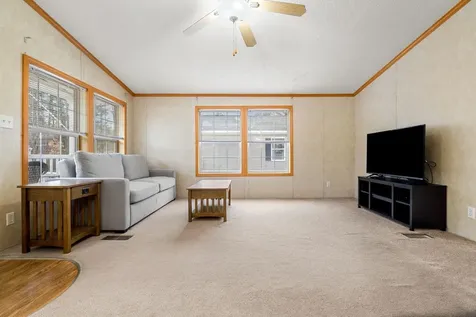 116 Thistle Way Manchester NH 03109