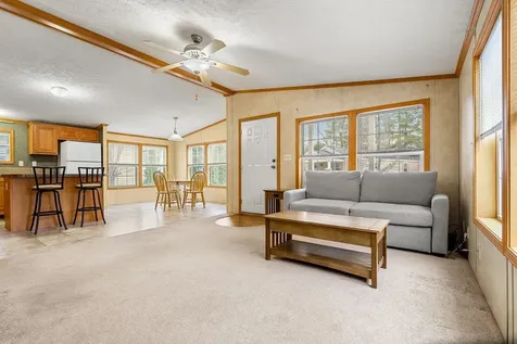 116 Thistle Way Manchester NH 03109