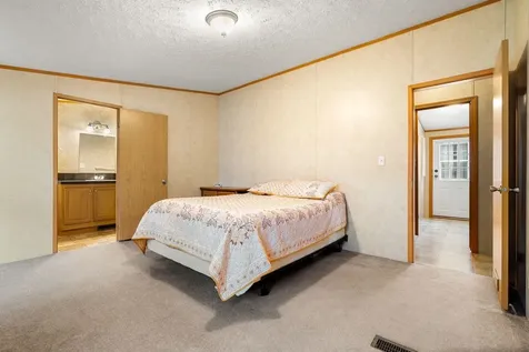 116 Thistle Way Manchester NH 03109