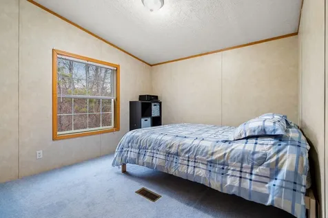 116 Thistle Way Manchester NH 03109