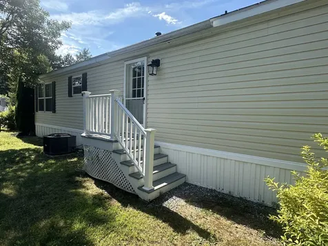 116 Thistle Way Manchester NH 03109