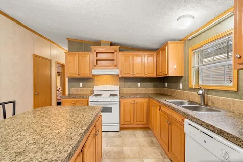 116 Thistle Way Manchester NH 03109