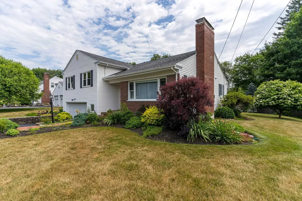 9 Hillcrest Drive Dover NH 03820