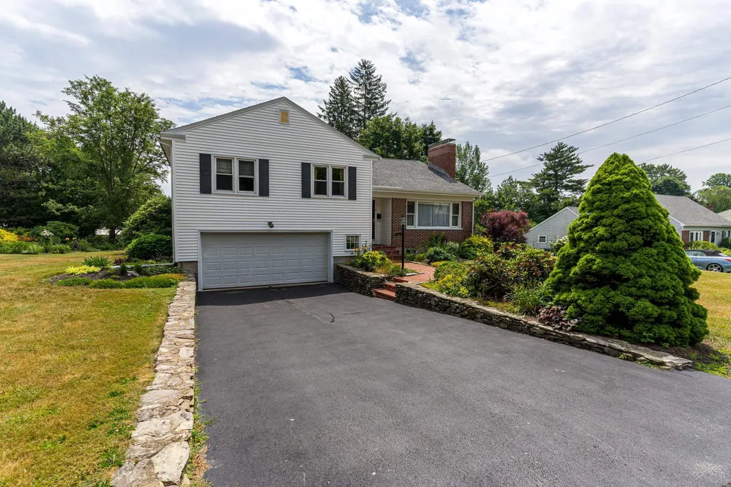 9 Hillcrest Drive Dover NH 03820