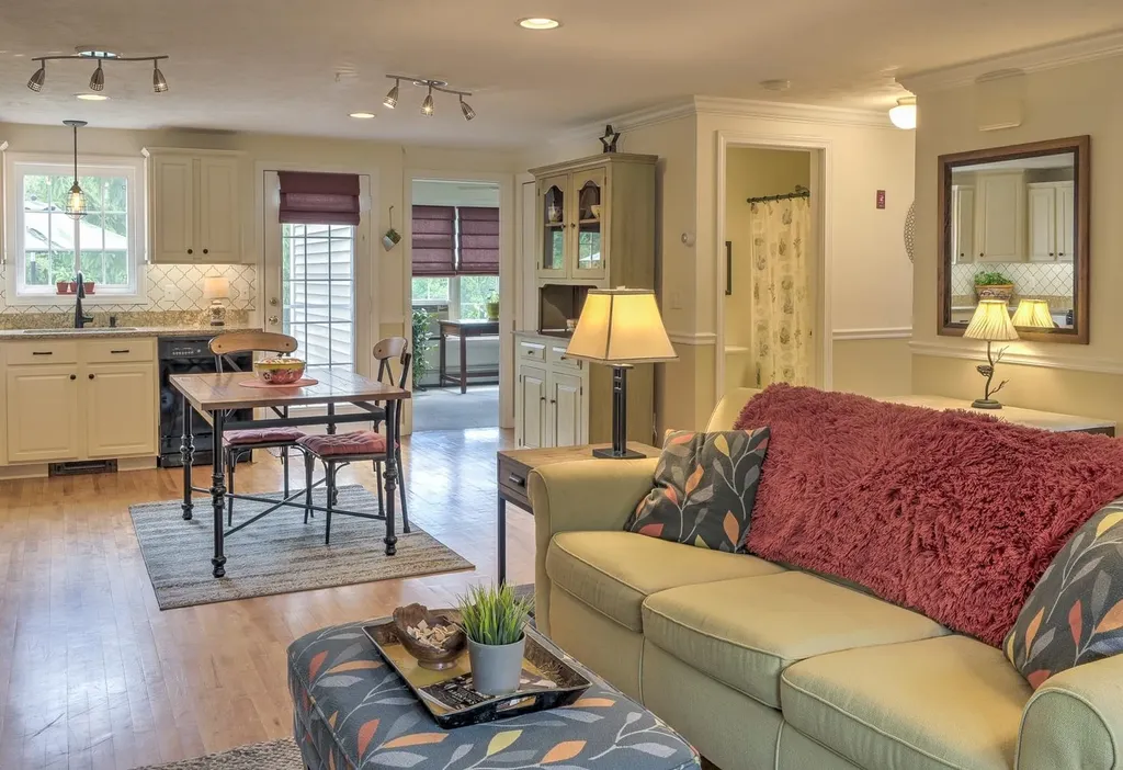 28 Owens Drive Swanzey NH 03446