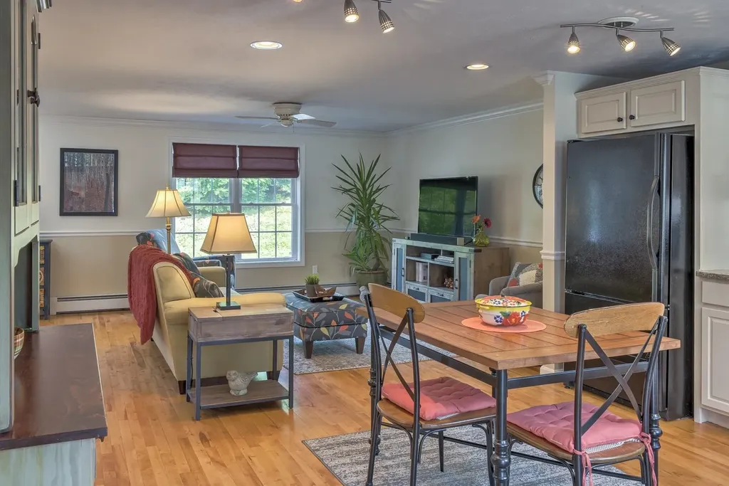 28 Owens Drive Swanzey NH 03446