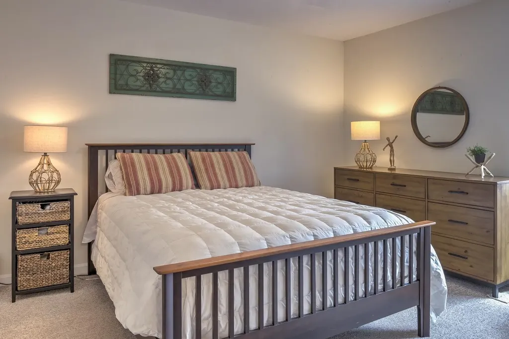 28 Owens Drive Swanzey NH 03446