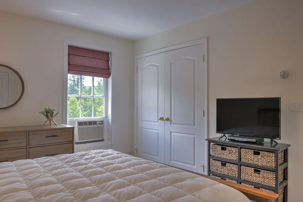 28 Owens Drive Swanzey NH 03446