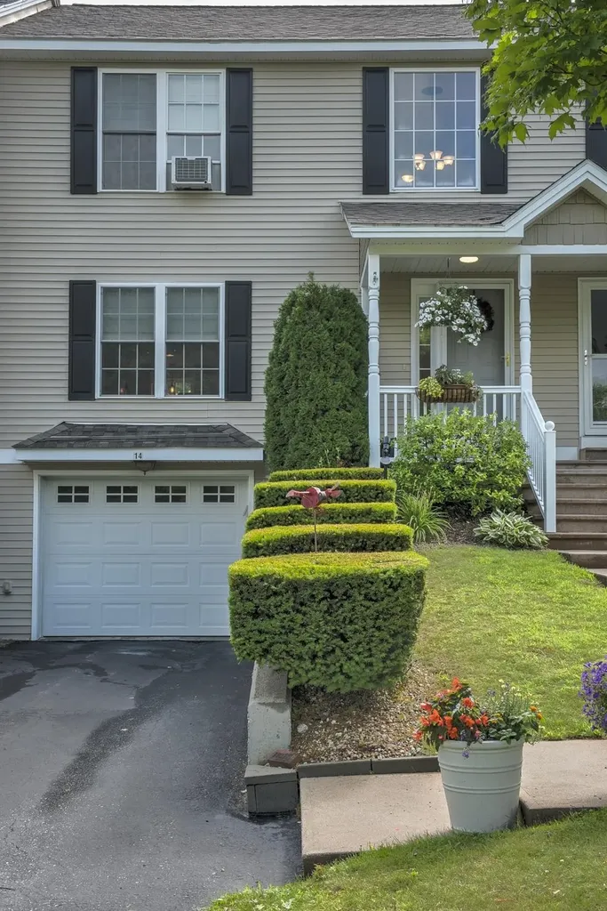 28 Owens Drive Swanzey NH 03446