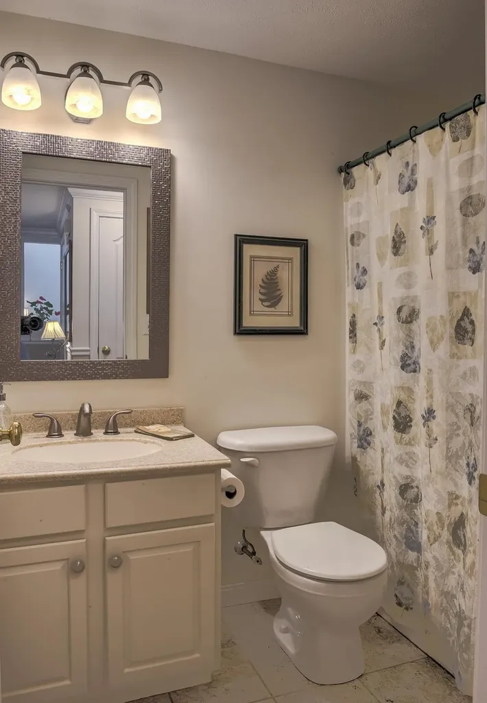 28 Owens Drive Swanzey NH 03446