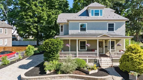 8 Laton Street Nashua NH 03064
