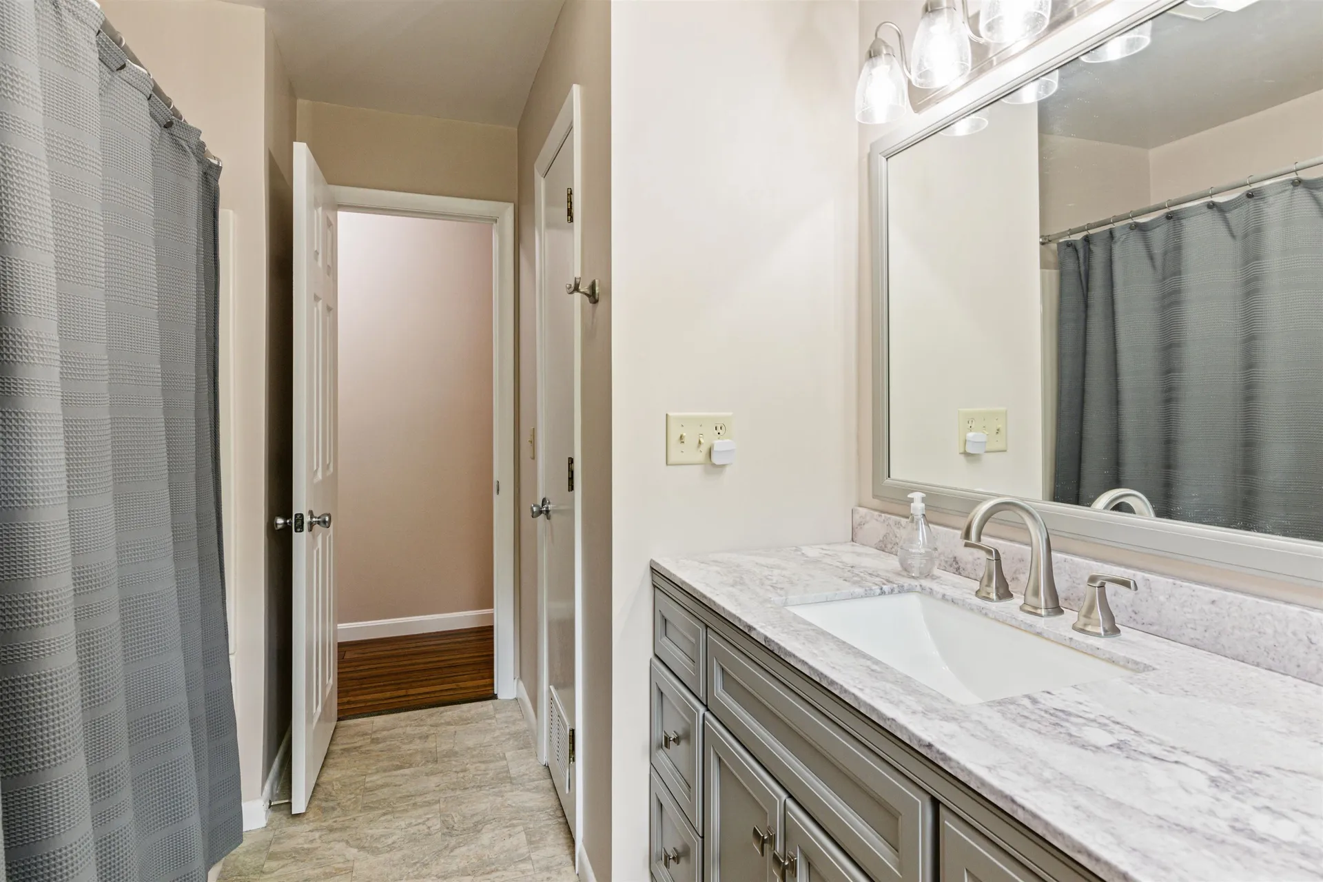 13 Oakwood Lane Essex VT 05452