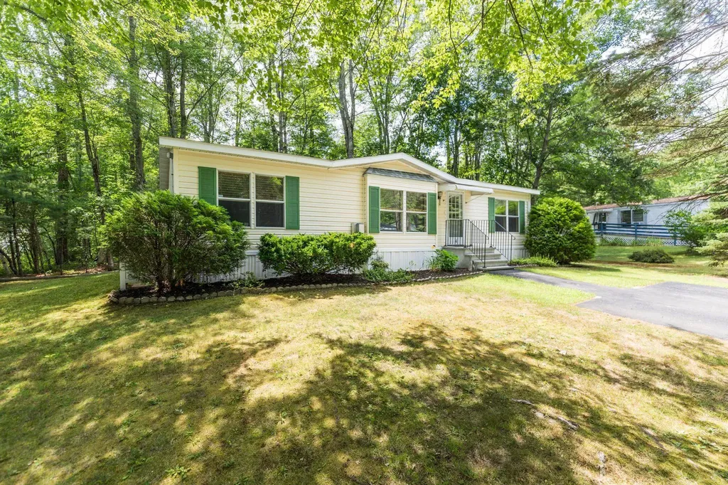4 Erin Lane Rochester NH 03868-5804
