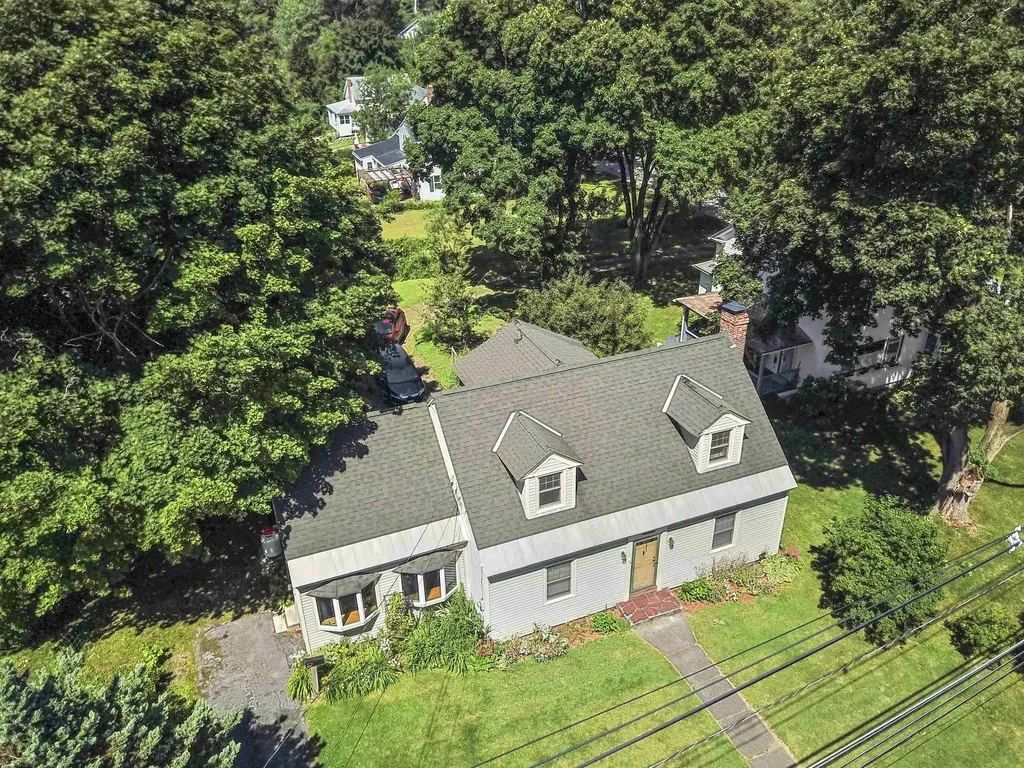 519 1/2 South Street Bennington VT 05201