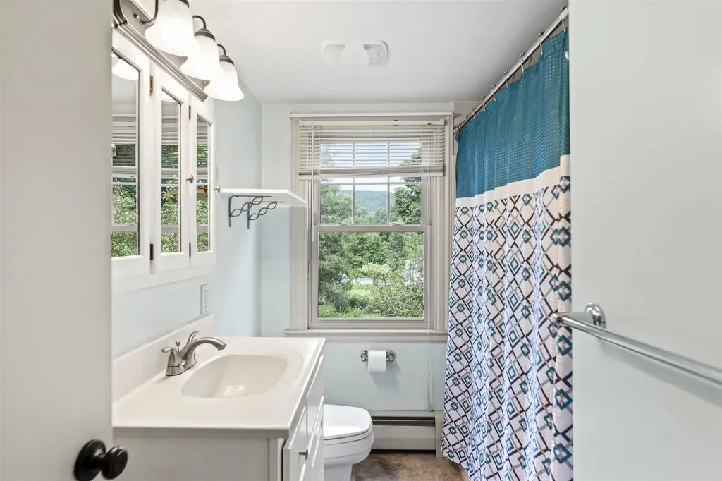 519 1/2 South Street Bennington VT 05201