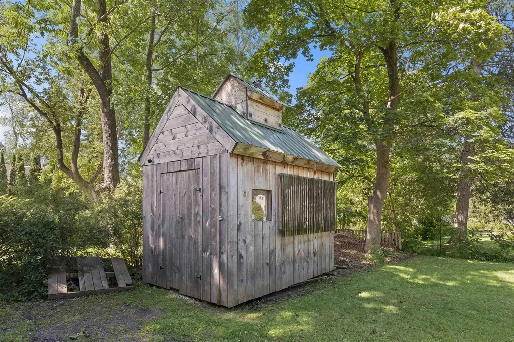 519 1/2 South Street Bennington VT 05201