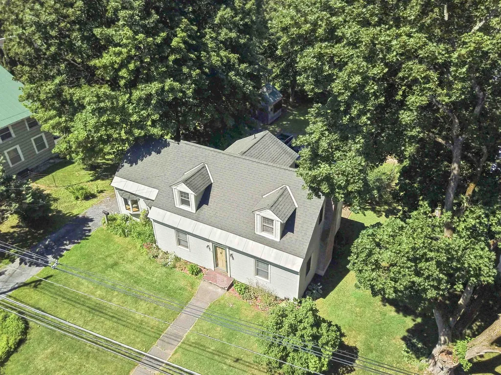 519 1/2 South Street Bennington VT 05201