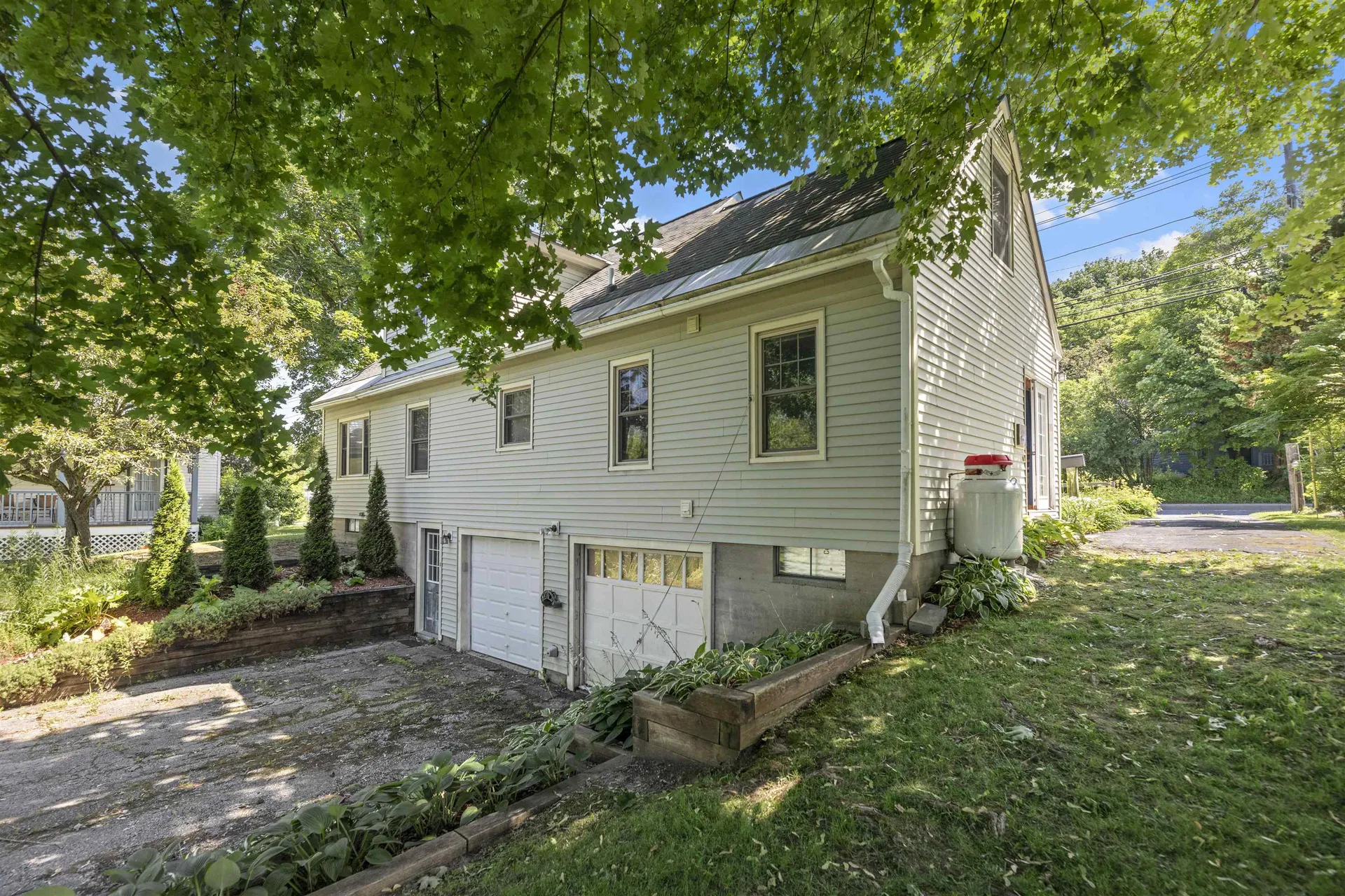 519 1/2 South Street Bennington VT 05201