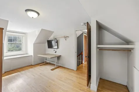 519 1/2 South Street Bennington VT 05201