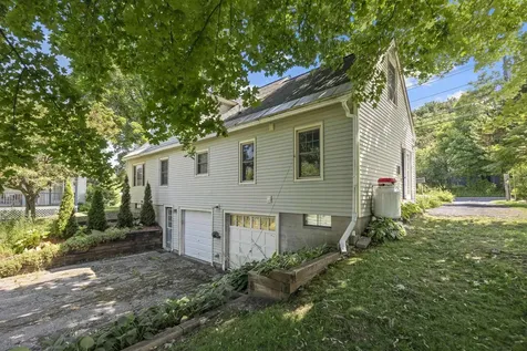 519 1/2 South Street Bennington VT 05201