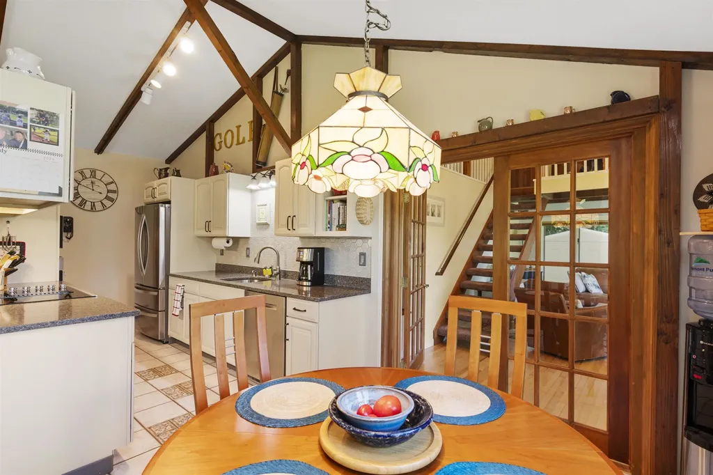 11 Lamore Road Essex VT 05452