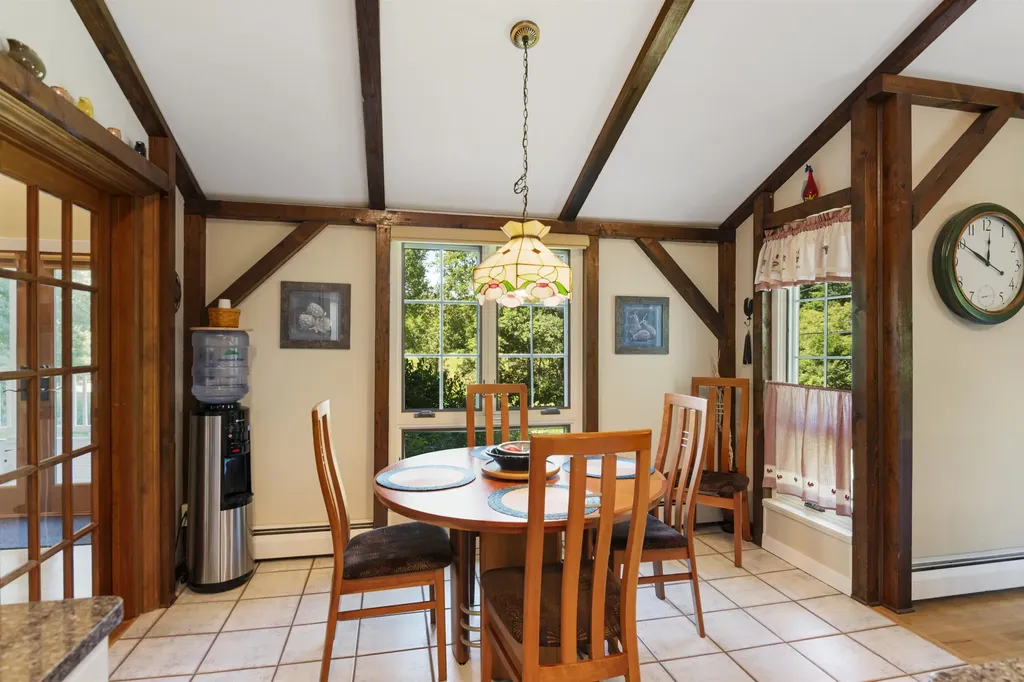 11 Lamore Road Essex VT 05452