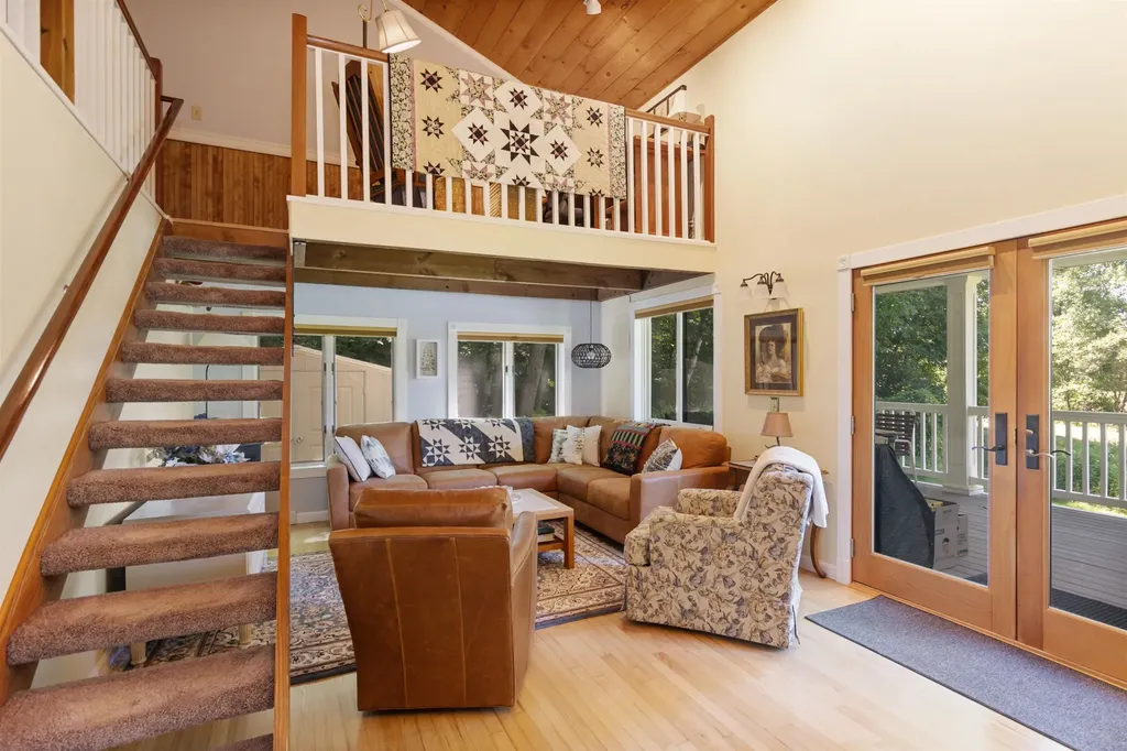 11 Lamore Road Essex VT 05452