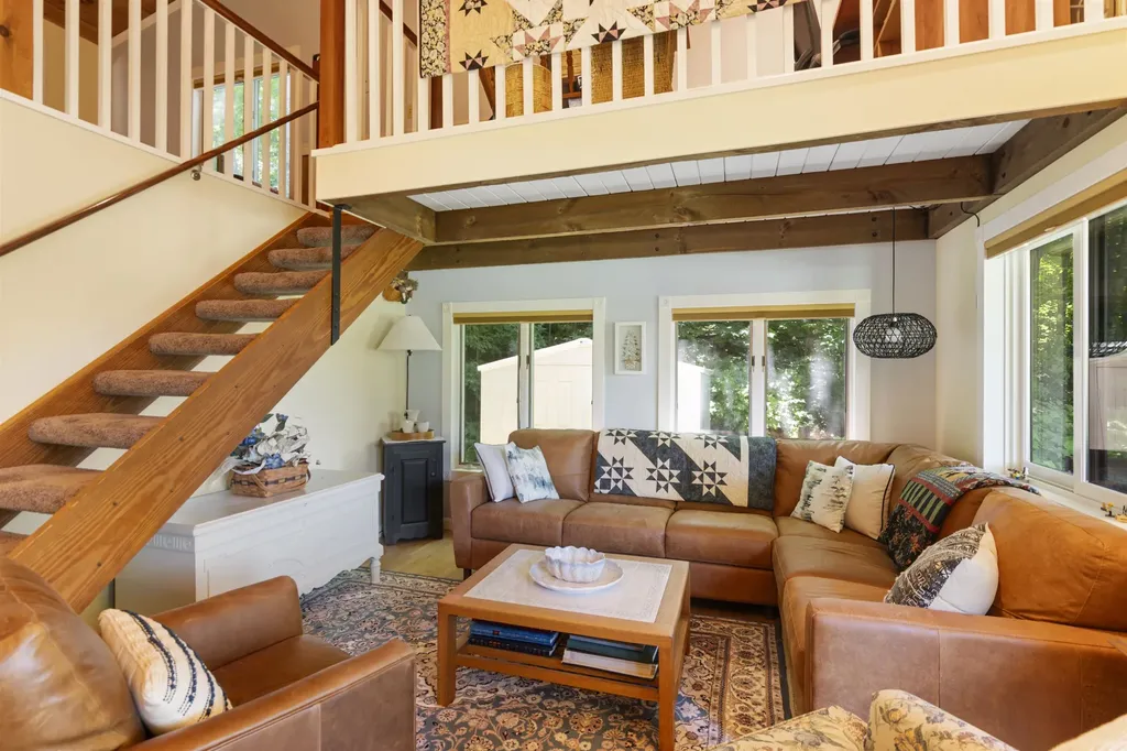 11 Lamore Road Essex VT 05452