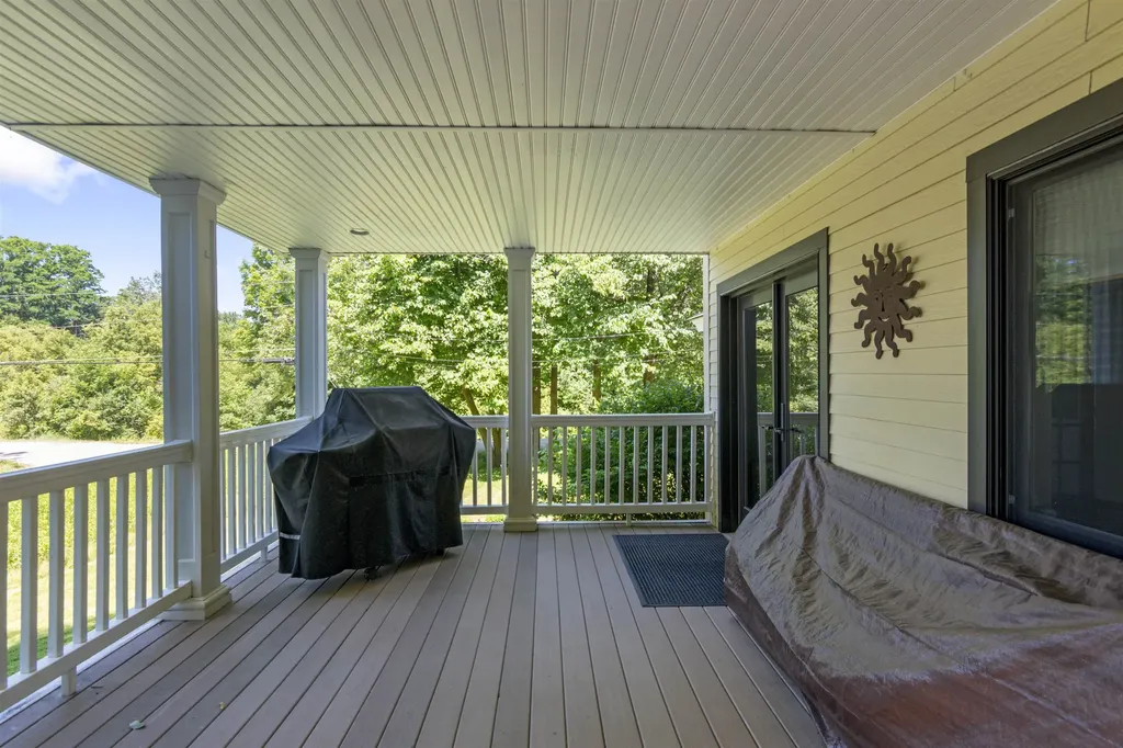 11 Lamore Road Essex VT 05452