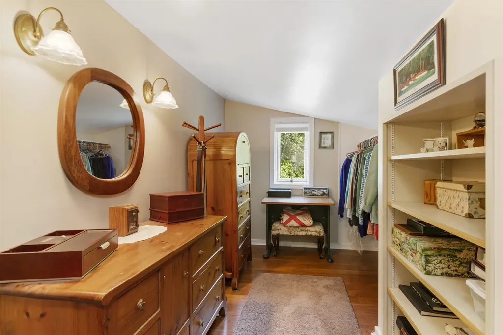 11 Lamore Road Essex VT 05452