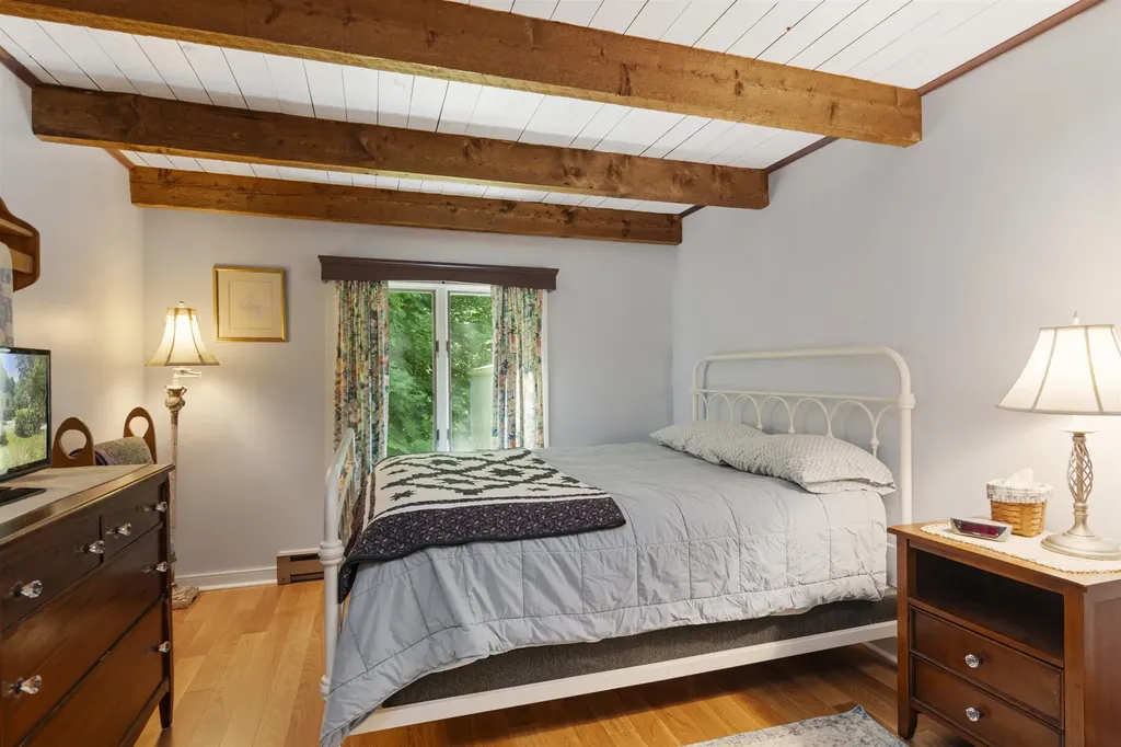 11 Lamore Road Essex VT 05452