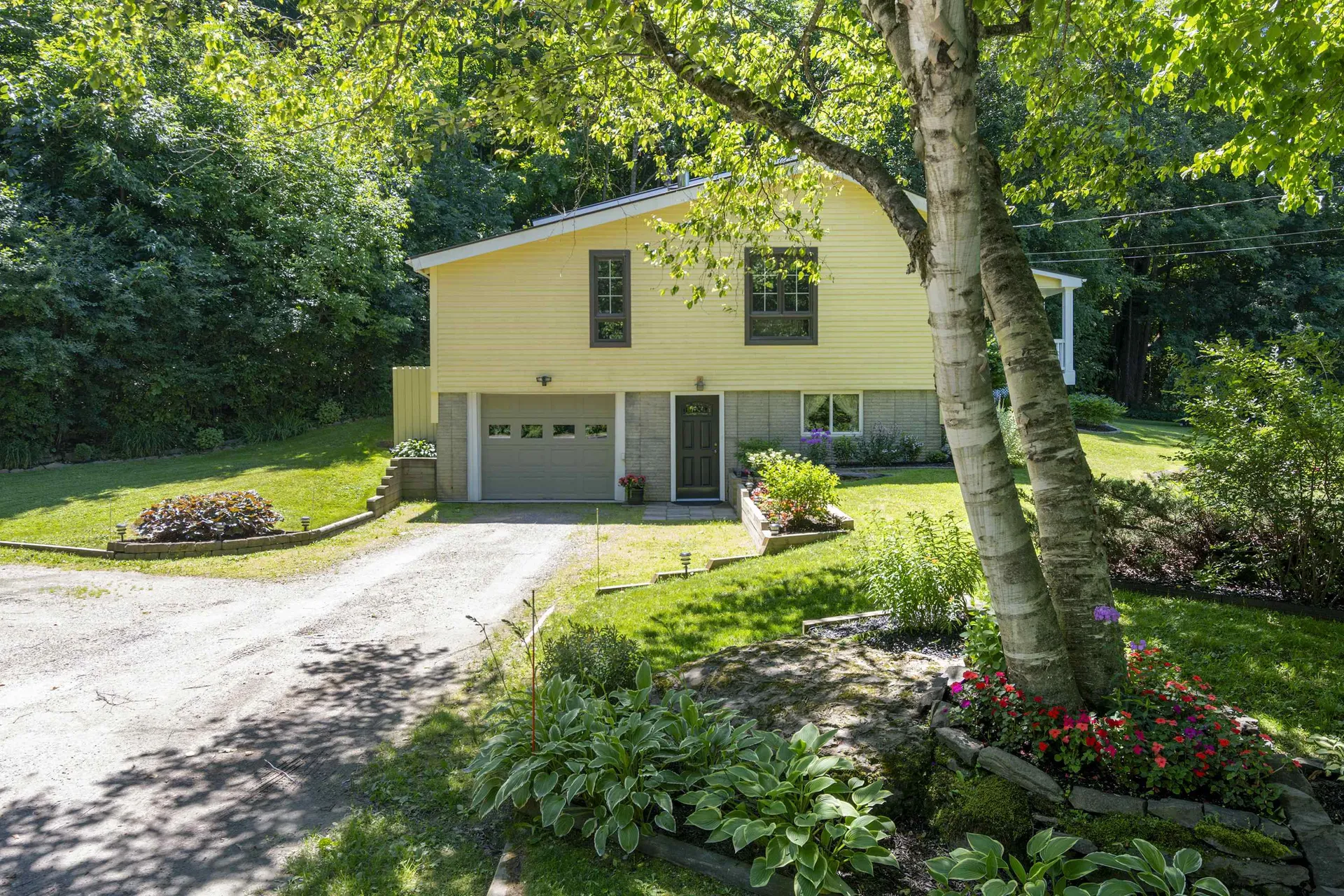 11 Lamore Road Essex VT 05452
