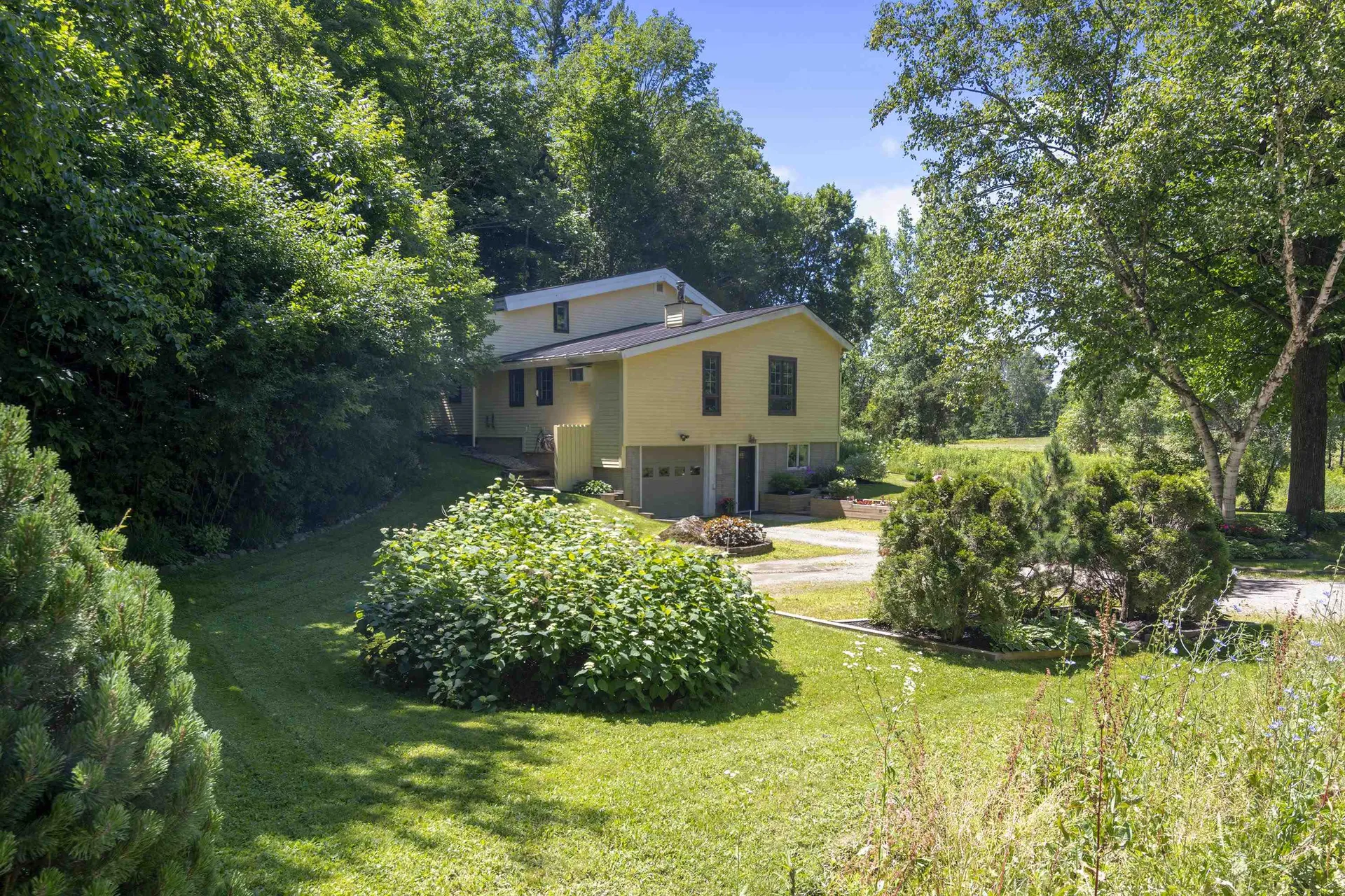 11 Lamore Road Essex VT 05452