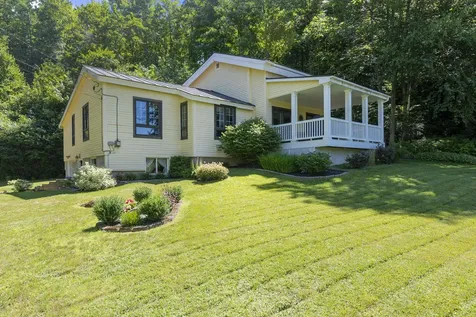 11 Lamore Road Essex VT 05452